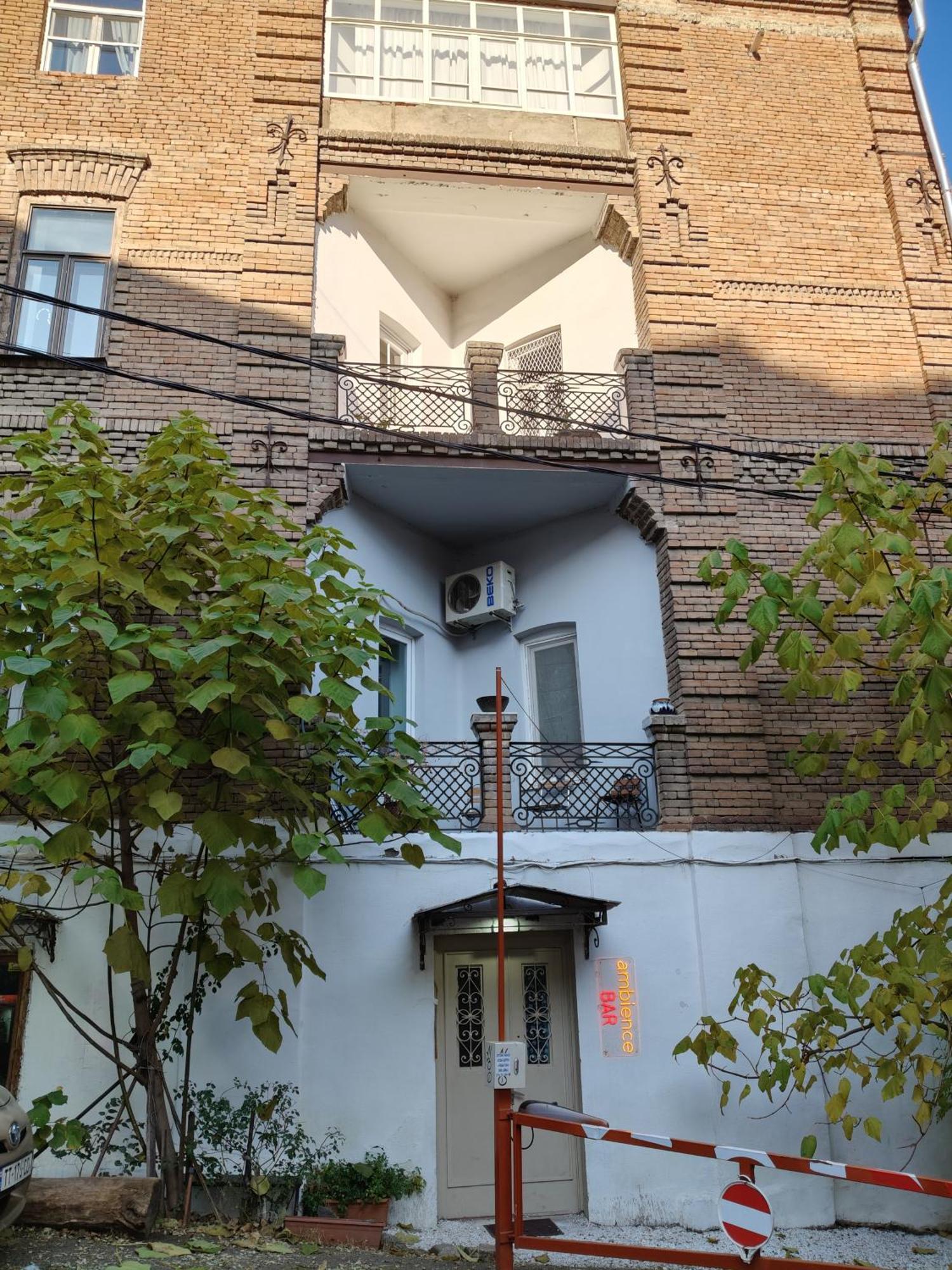 Ambience Hostel & Apartments Tbilisi Ngoại thất bức ảnh